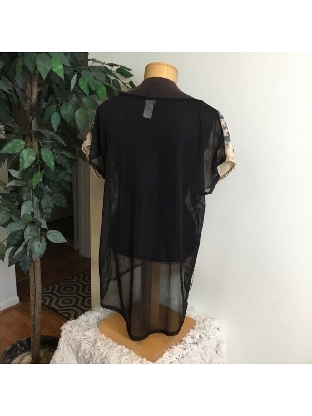 Deb hi Lo embellished hi Lo scoop neck blouse Woman’s 3X lightweight - Picture 3 of 15